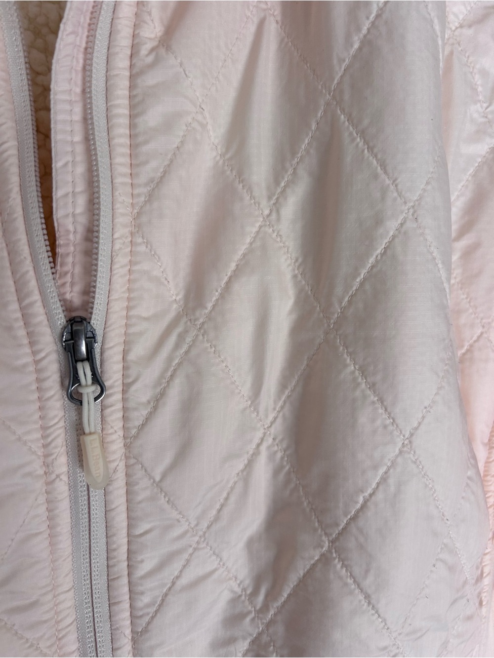 L.L. Bean Women's Pale Pink Quilted Puffer Jacket with Sherpa Collar - Picture 2 of 5
